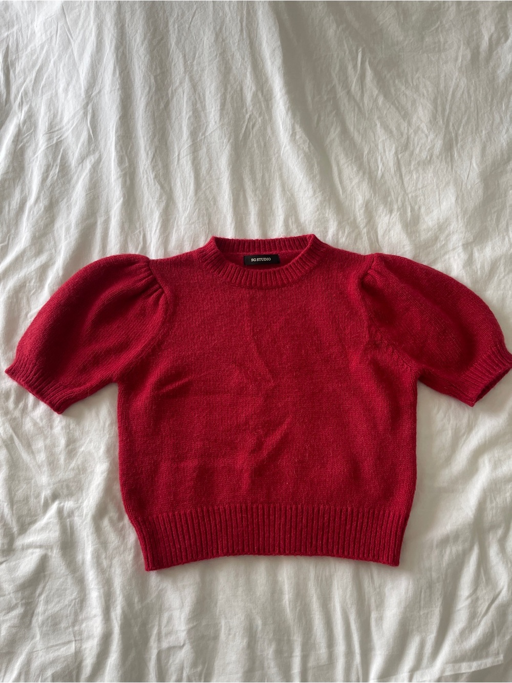 Short sleeve sweater
